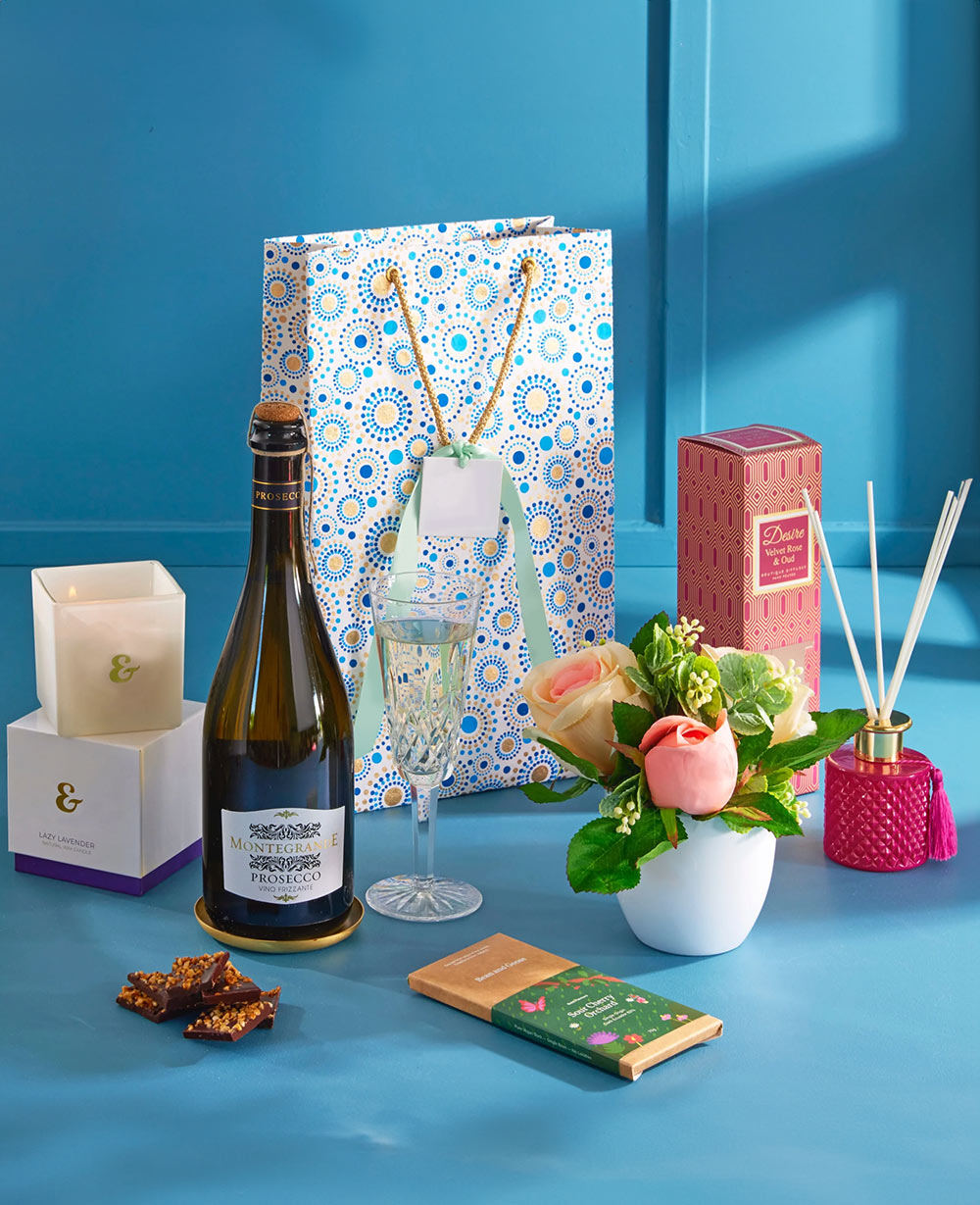 To Make You Happy Gift Bag<br/>(Corporate Gifts) To Make You Happy Gift Bag<br/>(Corporate Gifts)